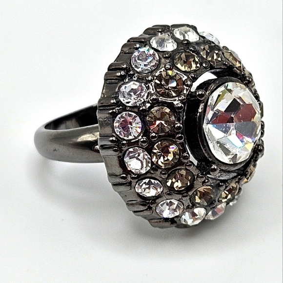 VINTAGE Premier Designs JAZZ Hematite Plated Rhinestone Dome Ring Size 6 - Picture 1 of 7
